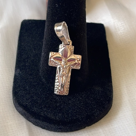 Sterling Silver Cross Pendant, Unisex, NWOT - Picture 4 of 7